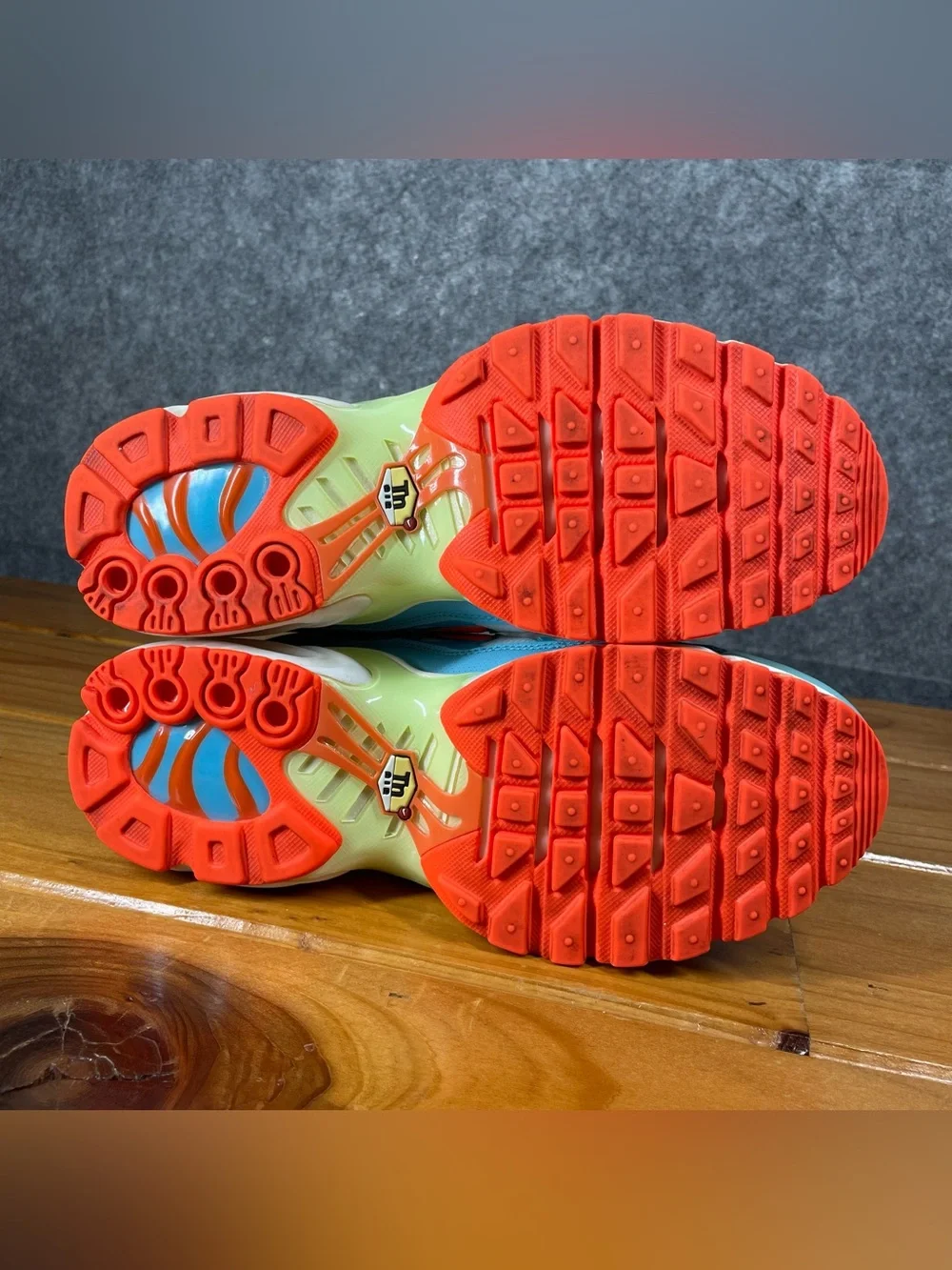 Nike Air Max Plus TN GS Size 6Y / Womens 7.5 White Blue Volt Orange CJ9930-400